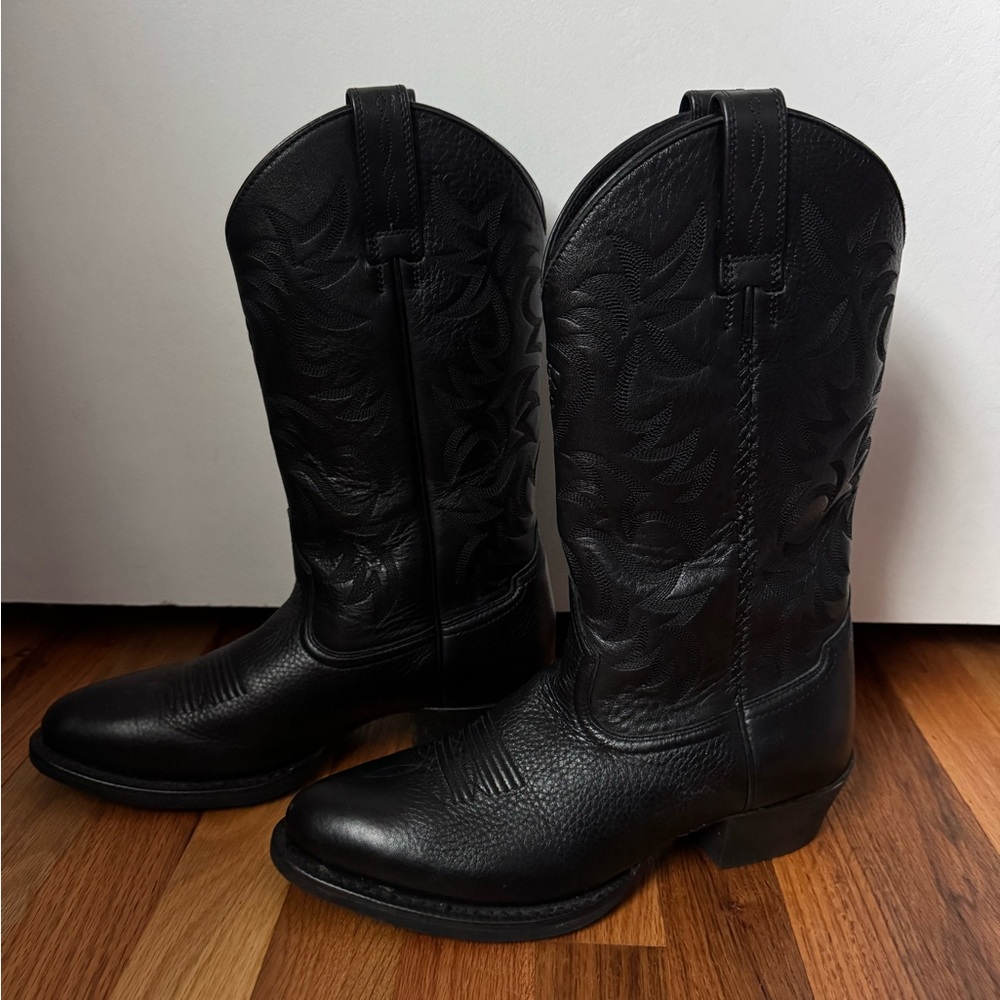 🤠Host Pick🤠 Ariat Men’s Heritage Round Toe Leather Cowboy Boots - Picture 2 of 7